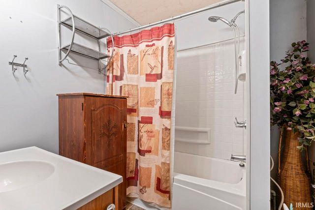 1549 Thornburg Street, New Castle, IN 47362