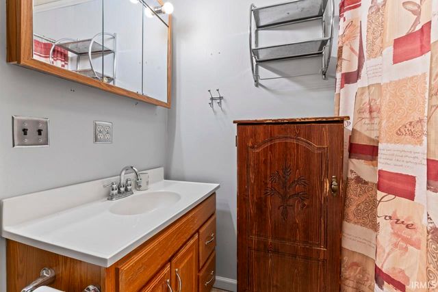 1549 Thornburg Street, New Castle, IN 47362