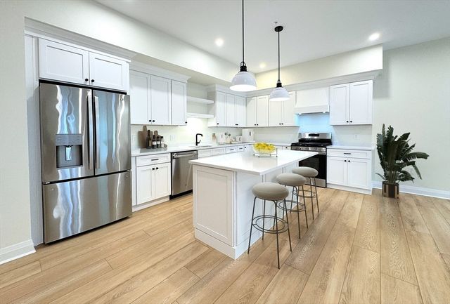 90 E Central St 105, Franklin, MA 02038