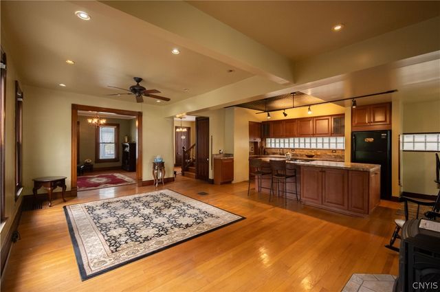 207 South AVERY Avenue, Syracuse, NY 13204