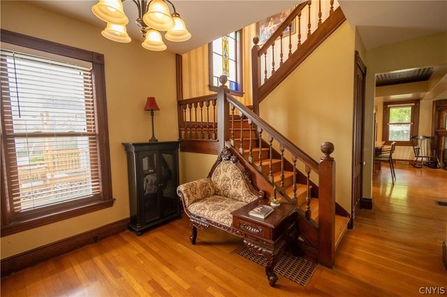 207 South AVERY Avenue, Syracuse, NY 13204