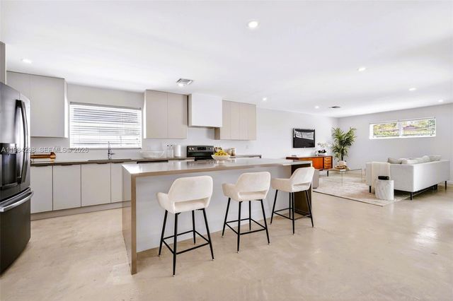 1119 N 46th Ter, Hollywood, FL 33021