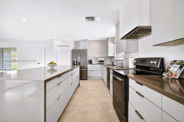 1119 N 46th Ter, Hollywood, FL 33021