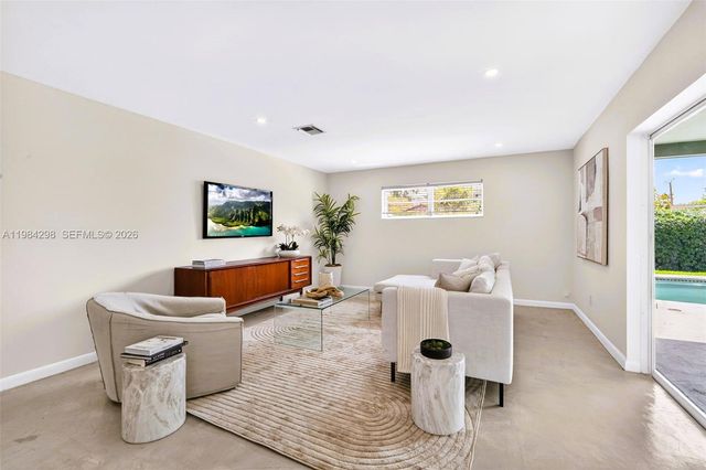 1119 N 46th Ter, Hollywood, FL 33021