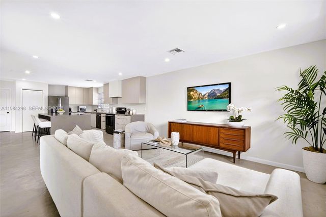 1119 N 46th Ter, Hollywood, FL 33021