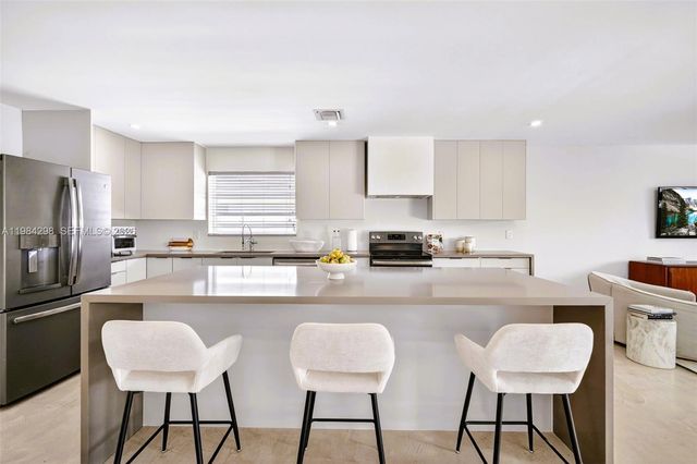 1119 N 46th Ter, Hollywood, FL 33021