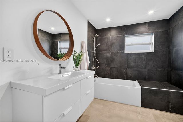 1119 N 46th Ter, Hollywood, FL 33021