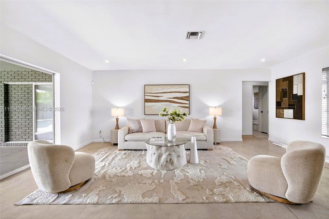 1119 N 46th Ter, Hollywood, FL 33021