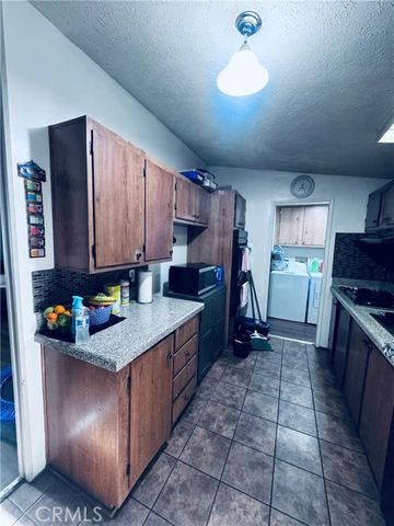 250 N. Linden Avenue 250, Rialto, CA 92376