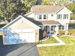 784 Medford Drive, South Elgin, IL 60177