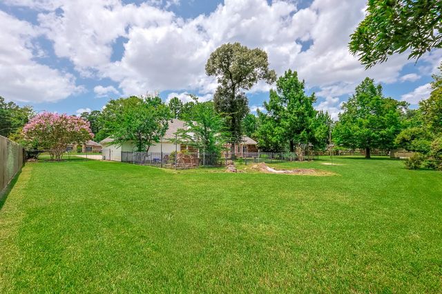 518 Box Elder Drive, Magnolia, TX 77354