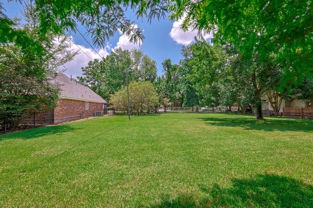 518 Box Elder Drive, Magnolia, TX 77354