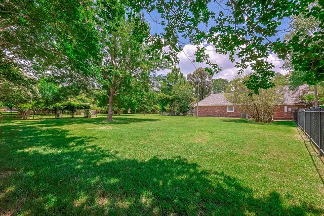 518 Box Elder Drive, Magnolia, TX 77354
