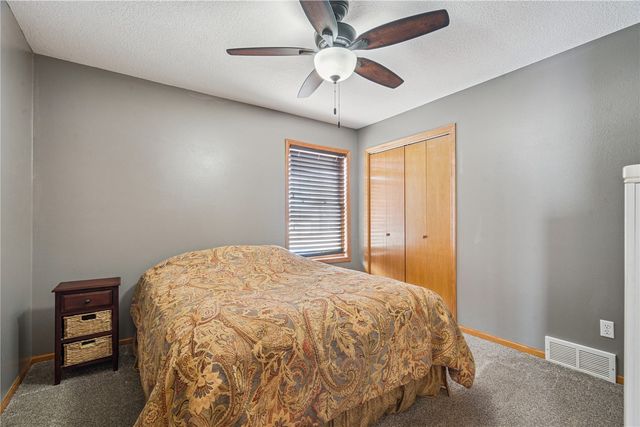 1370 48th St, Marion, IA 52302