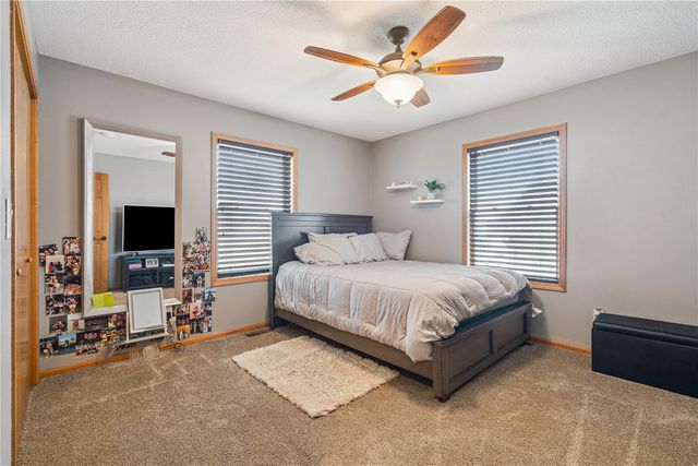 1370 48th St, Marion, IA 52302