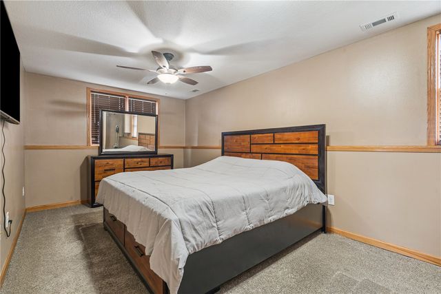 1370 48th St, Marion, IA 52302