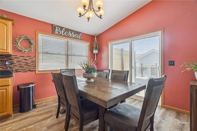 1370 48th St, Marion, IA 52302