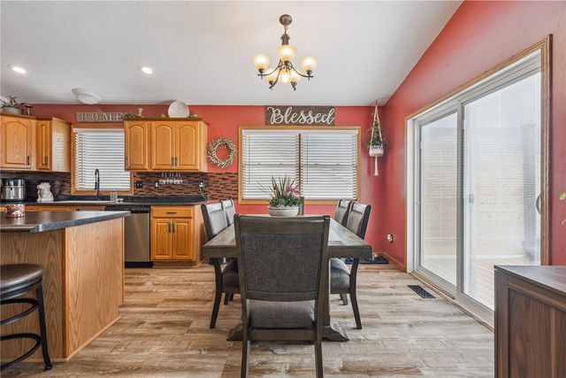 1370 48th St, Marion, IA 52302