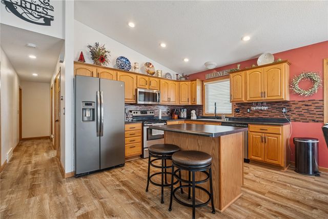 1370 48th St, Marion, IA 52302