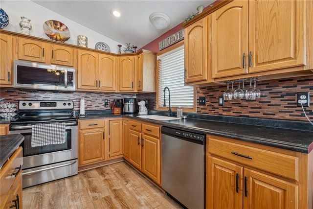 1370 48th St, Marion, IA 52302