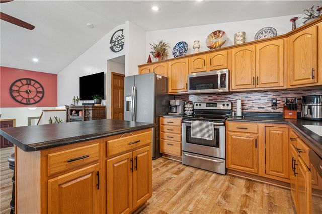 1370 48th St, Marion, IA 52302