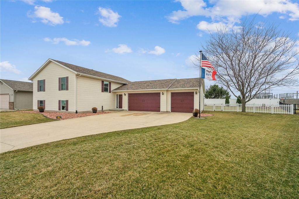 1370 48th St, Marion, IA 52302