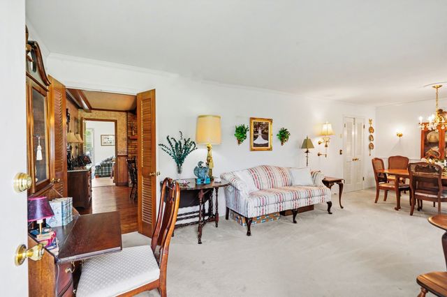 106 Oak Pl, Hendersonville, TN 37075