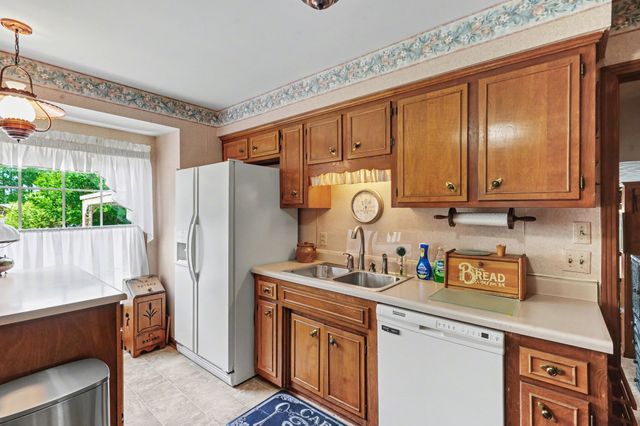 106 Oak Pl, Hendersonville, TN 37075