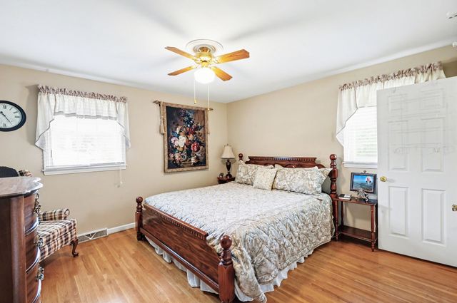 106 Oak Pl, Hendersonville, TN 37075