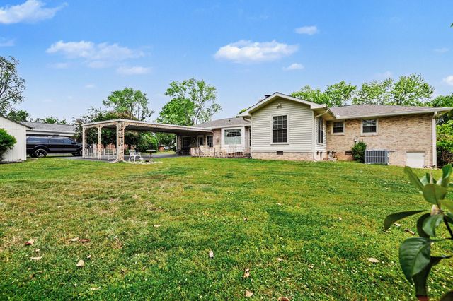106 Oak Pl, Hendersonville, TN 37075