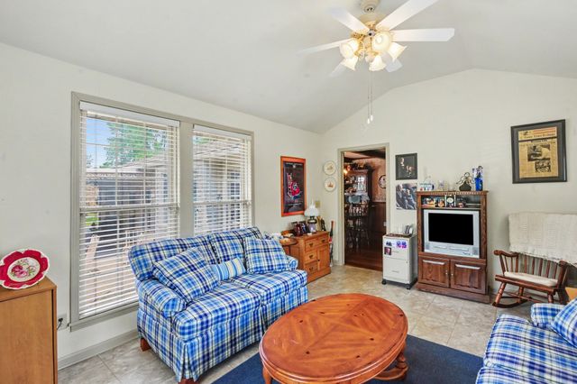 106 Oak Pl, Hendersonville, TN 37075