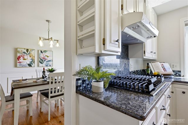 7966 Emery Boulevard NW, Silverdale, WA 98383