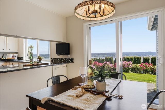7966 Emery Boulevard NW, Silverdale, WA 98383