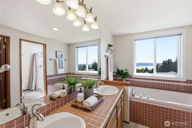 7966 Emery Boulevard NW, Silverdale, WA 98383