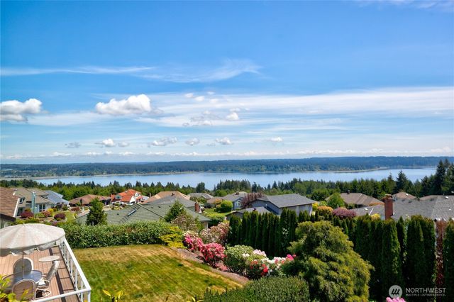 7966 Emery Boulevard NW, Silverdale, WA 98383