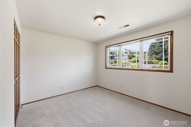 7966 Emery Boulevard NW, Silverdale, WA 98383