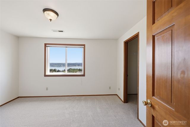 7966 Emery Boulevard NW, Silverdale, WA 98383