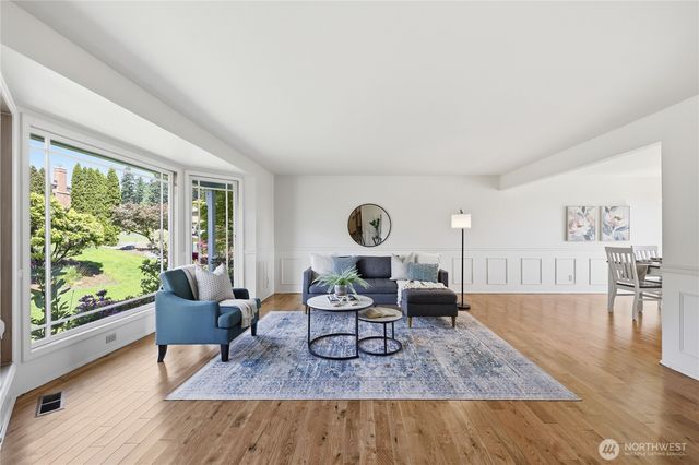 7966 Emery Boulevard NW, Silverdale, WA 98383