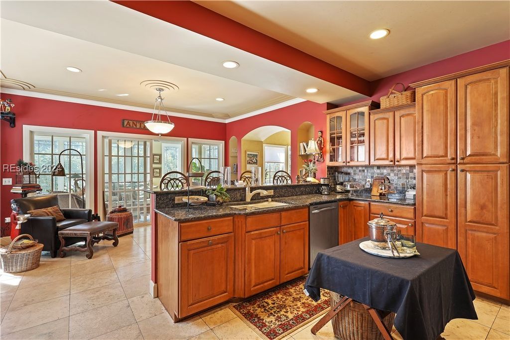 Image 17 of property listing at 22 Pointe South Trce, Bluffton, SC 29910