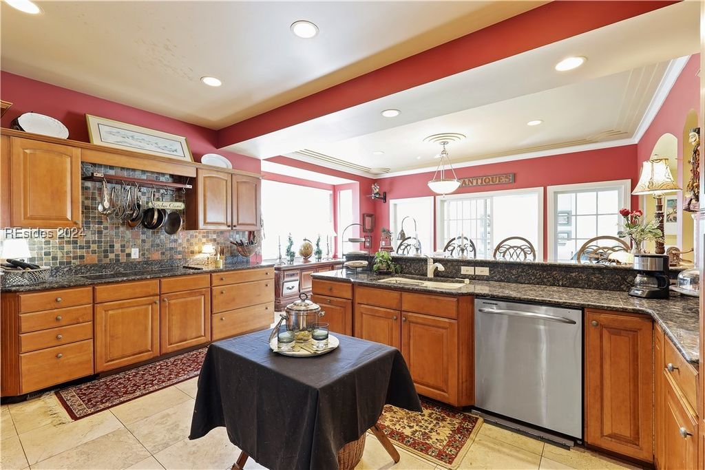 Image 18 of property listing at 22 Pointe South Trce, Bluffton, SC 29910