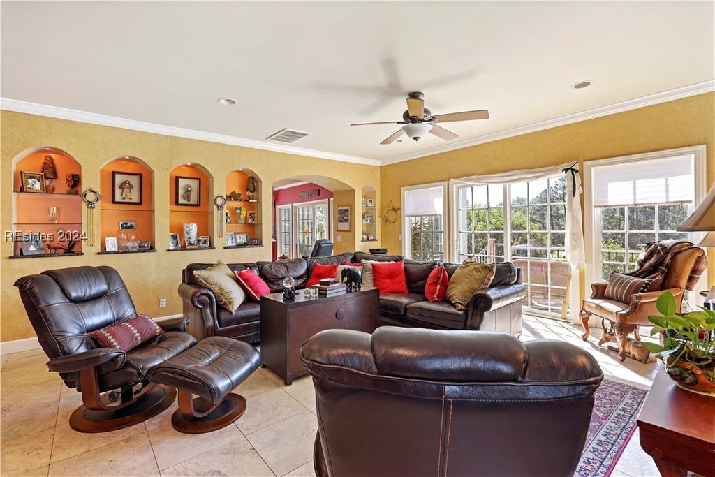 Image 7 of property listing at 22 Pointe South Trce, Bluffton, SC 29910