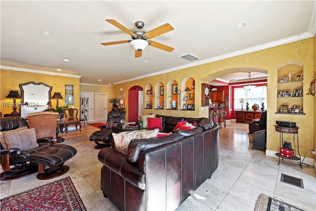 Image 9 of property listing at 22 Pointe South Trce, Bluffton, SC 29910