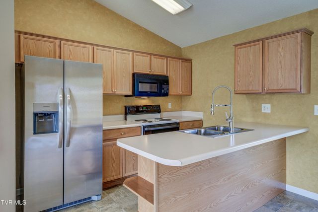 185 Thelma Hannabas Lane, Jonesborough, TN 37659