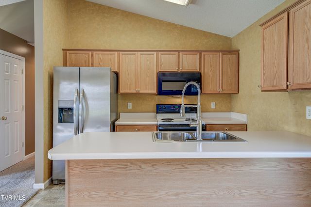 185 Thelma Hannabas Lane, Jonesborough, TN 37659