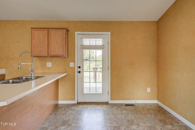 185 Thelma Hannabas Lane, Jonesborough, TN 37659