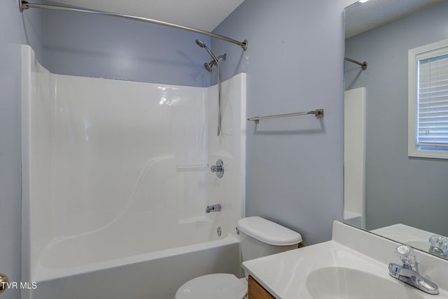 185 Thelma Hannabas Lane, Jonesborough, TN 37659