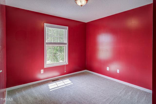 185 Thelma Hannabas Lane, Jonesborough, TN 37659