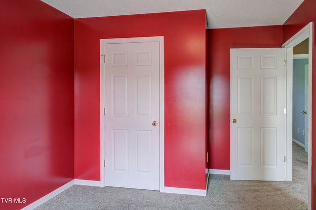 185 Thelma Hannabas Lane, Jonesborough, TN 37659