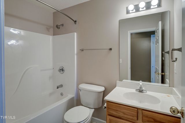 185 Thelma Hannabas Lane, Jonesborough, TN 37659