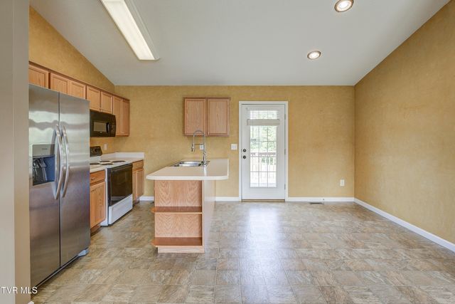185 Thelma Hannabas Lane, Jonesborough, TN 37659